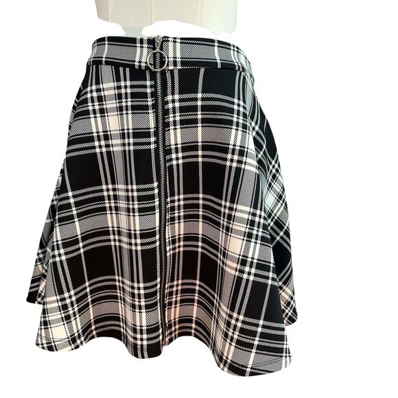 Hot Topic Plaid O-Ring Skater Skirt Lot of 2 SZ S Black & White, Red & Black - Picture 3 of 9